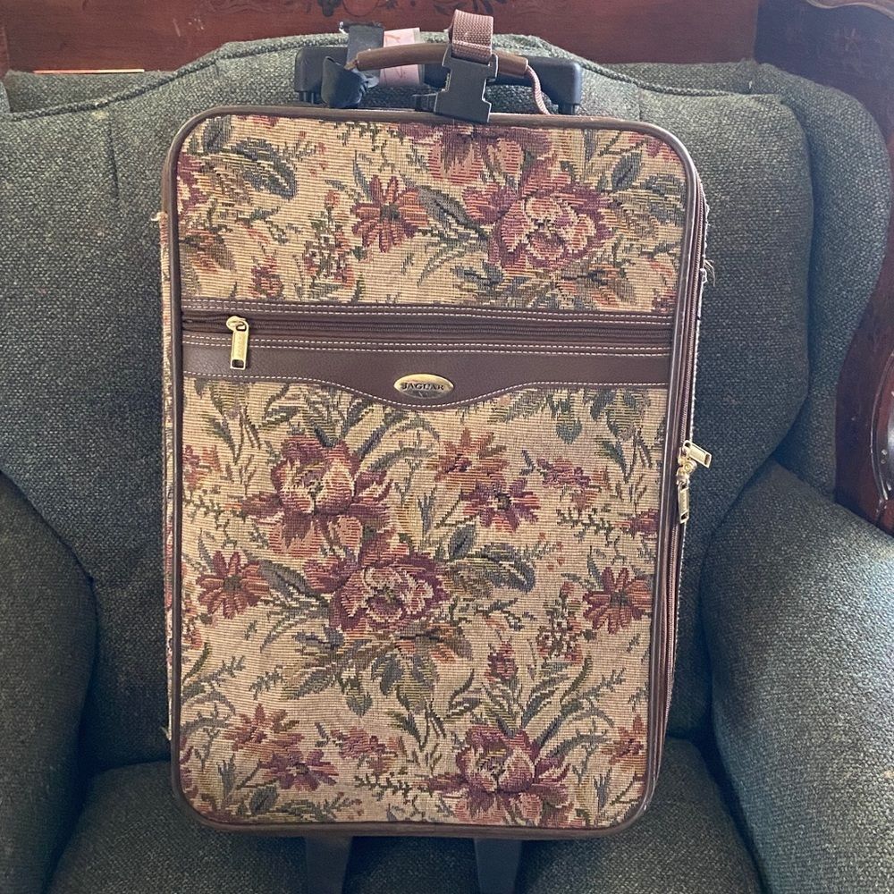 VTG,Jaguar Tapestry Elegant Brown Patterned Unisex Travel Suitcase Size Medium